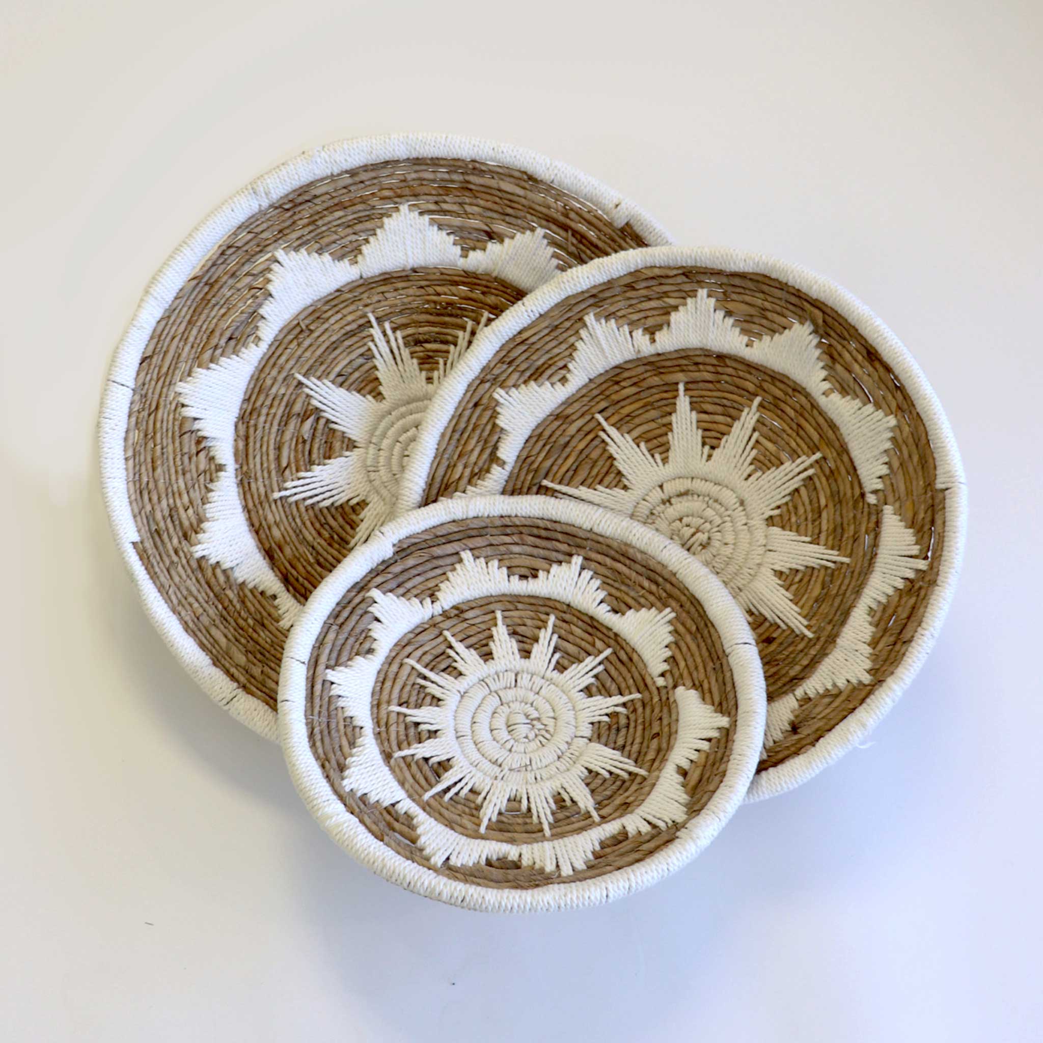 Decorative White & Natural Rope Woven Wall Art/Plate
