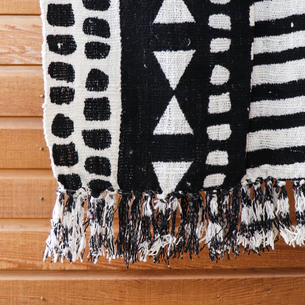Black & Beige Patterned Cotton Throw