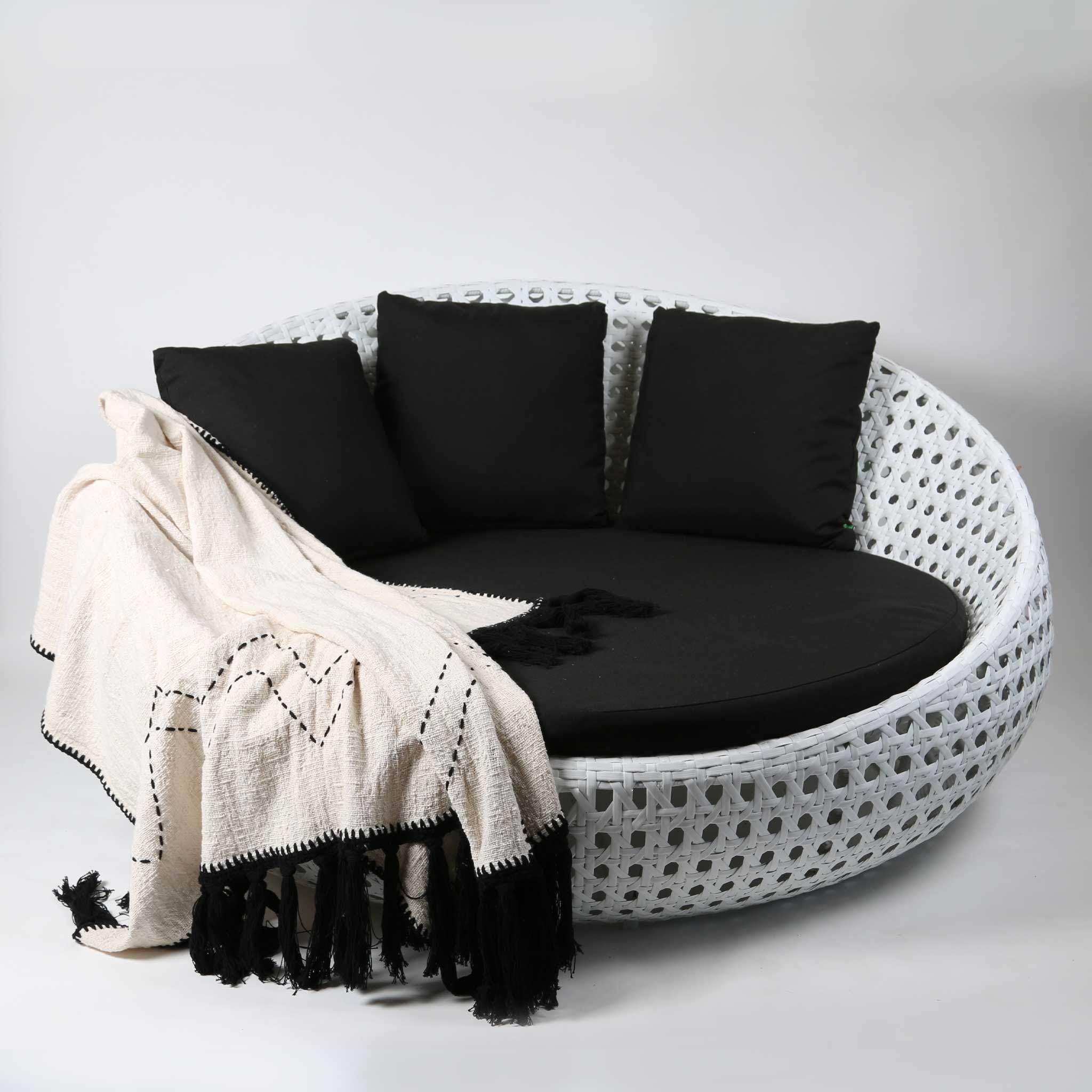 'Orbit' Synthetic Wicker Daybed with Water/Fade Resistant Cushions